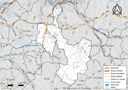 Carte en couleur présentant le réseau hydrographique de la commune