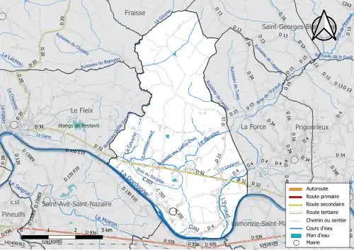 Carte en couleur présentant le réseau hydrographique de la commune