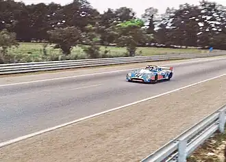 Jean-Pierre Jaussaud au volant de la Matra MS670B No&nbsp;12 dans la ligne droite des Hunaudières lors des 24 Heures du Mans 1973.