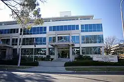 Ambassade à Canberra.