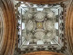 Voûtes de la tour centrale.