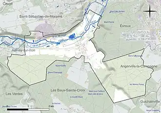 Carte en couleur présentant le réseau hydrographique de la commune