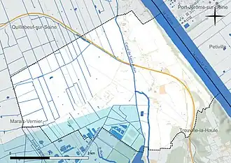 Carte en couleur présentant le réseau hydrographique de la commune