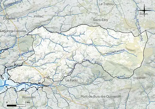Carte en couleur présentant le réseau hydrographique de la commune
