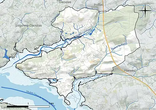 Carte en couleur présentant le réseau hydrographique de la commune