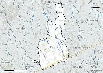 Carte en couleur présentant le réseau hydrographique de la commune