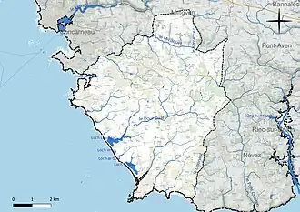 Carte en couleur présentant le réseau hydrographique de la commune