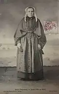 Vieille femme de Saint-Thégonnec vers 1910 (carte postale)