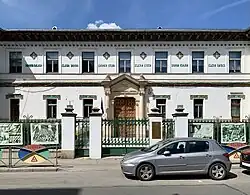 Description de cette image, également commentée ci-après