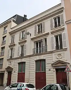 Nos&nbsp;31 et 33 : maisons-ateliers d'artistes jumelles.