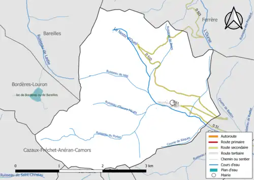Carte en couleur présentant le réseau hydrographique de la commune