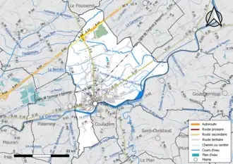 Carte en couleur présentant le réseau hydrographique de la commune