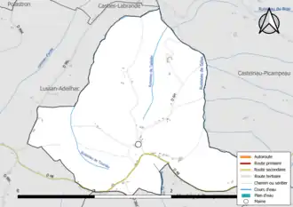 Carte en couleur présentant le réseau hydrographique de la commune