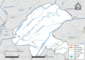 Carte en couleur présentant le réseau hydrographique de la commune