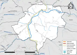 Carte en couleur présentant le réseau hydrographique de la commune