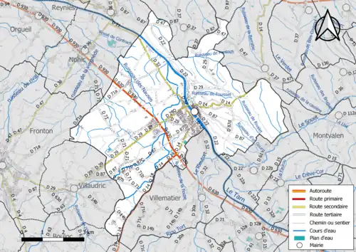 Carte en couleur présentant le réseau hydrographique de la commune