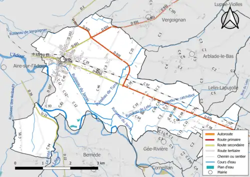 Carte en couleur présentant le réseau hydrographique de la commune