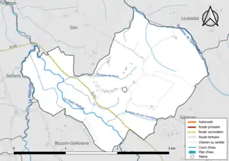 Carte en couleur présentant le réseau hydrographique de la commune