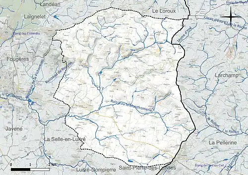 Carte en couleur présentant le réseau hydrographique de la commune