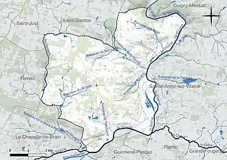 Carte en couleur présentant le réseau hydrographique de la commune