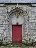 Chapelle de Gohazé : porte d'entrée latérale.