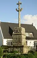 La croix à écots de Kerhoren (XVIe&nbsp;siècle).
