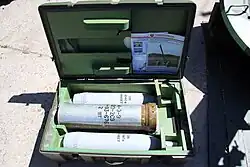 Два термобарических снаряда 3ОФ74 и футляр с двумя зарядами 4-з-9 в ящике.