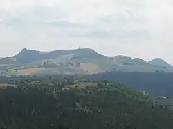 De gauche à droite : le truc du Midi, la montagne fendue et le truc de Grèzes.
