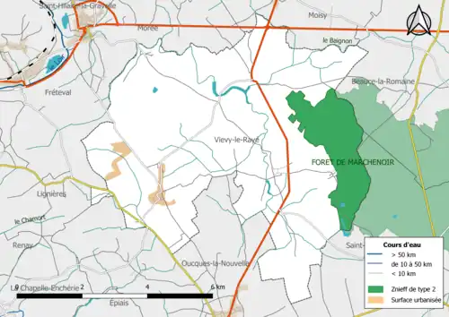 La « Forêt de Marchenoir », une ZNIEFF de type 2, couvre une frange est du territoire communal.