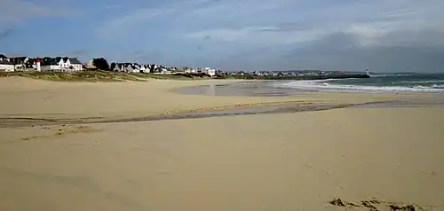 La plage de Trescadec-Le Pouldu, à cheval sur les anciennes communes d'Esquibien et d'Audierne.