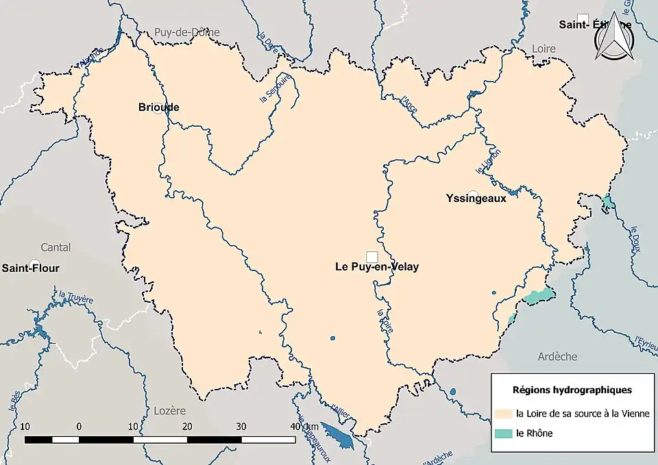 La Haute-Loire est partagée en deux régions hydrographiques.