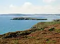 L'île de l'Aber vue de l'ouest depuis les falaises en direction de la pointe du Guern.
