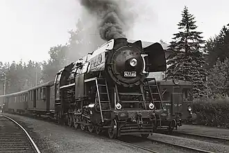 Train de voyageurs à Jedlová (1974).