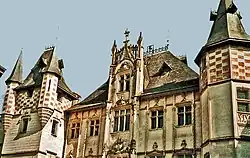 Vue façade sur cour.