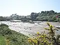 La partie amont de l'anse de Milin an Aod (côté rive gauche en Lampaul-Plouarzel) vue depuis le GR 34 sur la rive droite de cette anse (située en Plouarzel).