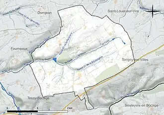 Carte en couleur présentant le réseau hydrographique de la commune
