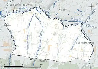 Carte en couleur présentant le réseau hydrographique de la commune