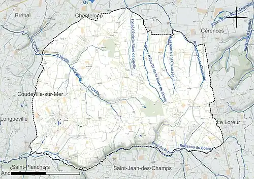 Carte en couleur présentant le réseau hydrographique de la commune