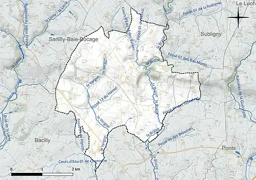 Carte en couleur présentant le réseau hydrographique de la commune