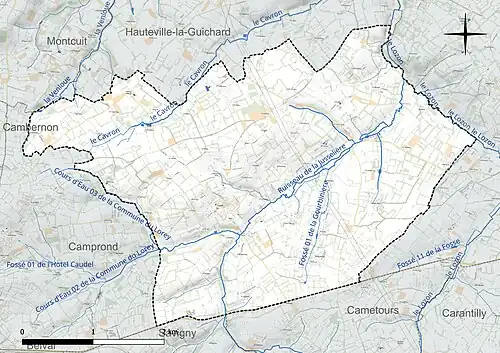 Carte en couleur présentant le réseau hydrographique de la commune
