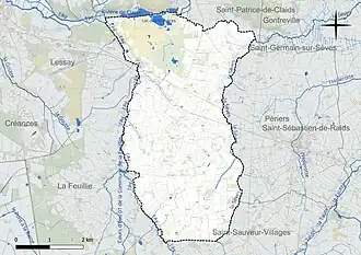 Carte en couleur présentant le réseau hydrographique de la commune