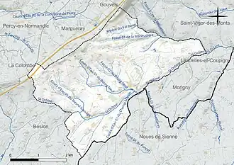 Carte en couleur présentant le réseau hydrographique de la commune