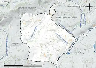 Carte en couleur présentant le réseau hydrographique de la commune