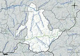 Carte en couleur présentant le réseau hydrographique de la commune