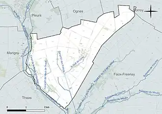 Carte en couleur présentant le réseau hydrographique de la commune