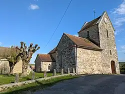L'église Notre-Dame et l'ancien cimetière.