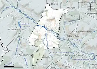 Carte en couleur présentant le réseau hydrographique de la commune
