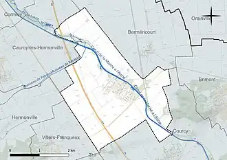Carte en couleur présentant le réseau hydrographique de la commune