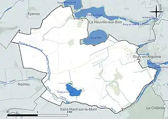 Carte en couleur présentant le réseau hydrographique de la commune