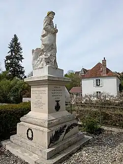 Le monument aux morts.